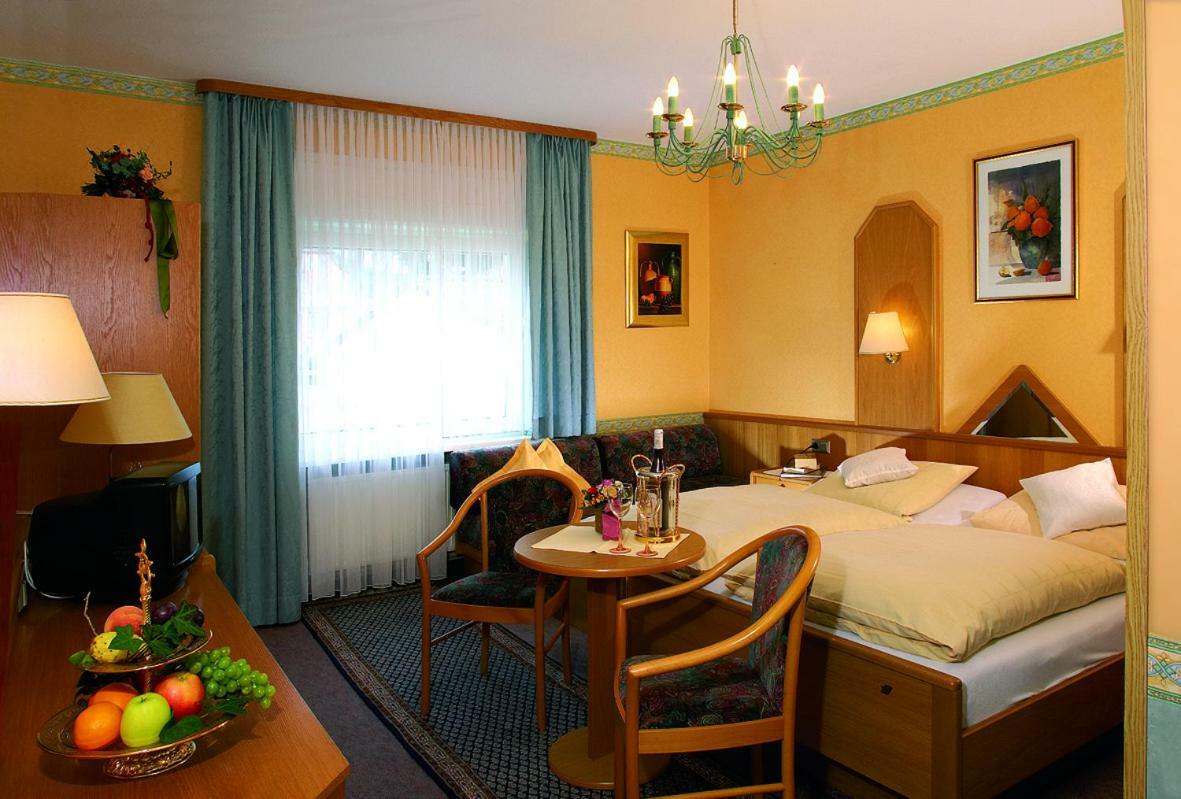 Gaestehaus Hotel Rheingraf Kamp-Bornhofen Buitenkant foto